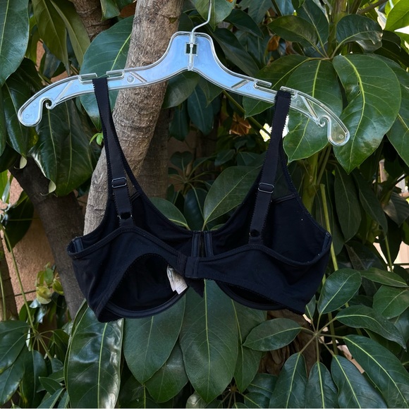 Wacoal black bra with mesh detailing - Picture 3 of 3